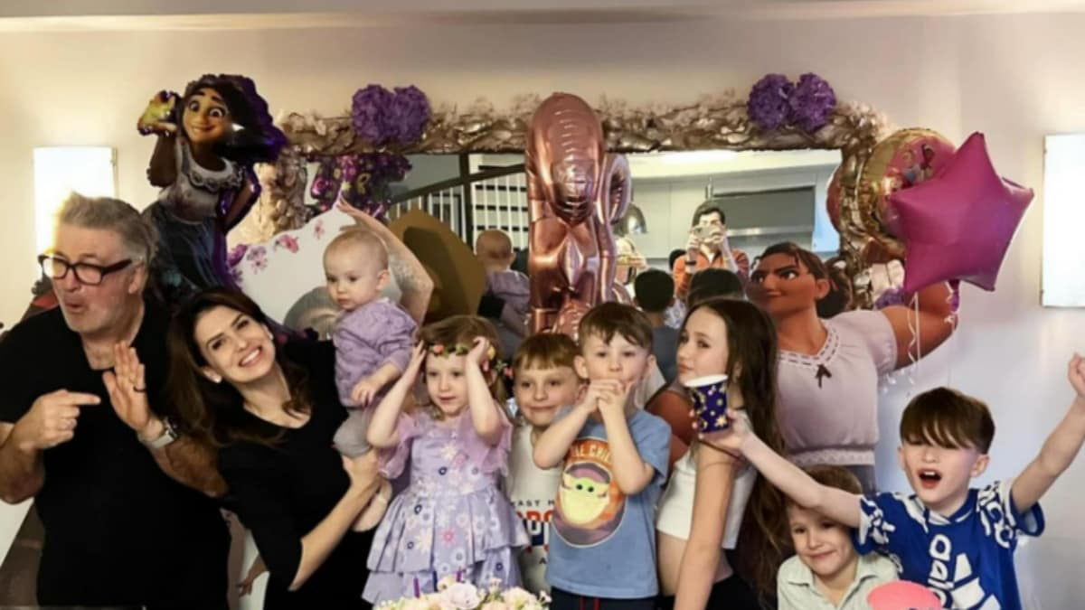 Alec Baldwin Has This To Say About Having 8th Baby With Wife Hilaria - Vimarsana News