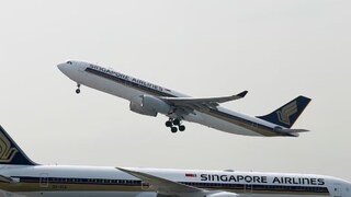 Did Singapore Airlines Fly Through A Danger Zone? Former Pilot Explains - Vimarsana News