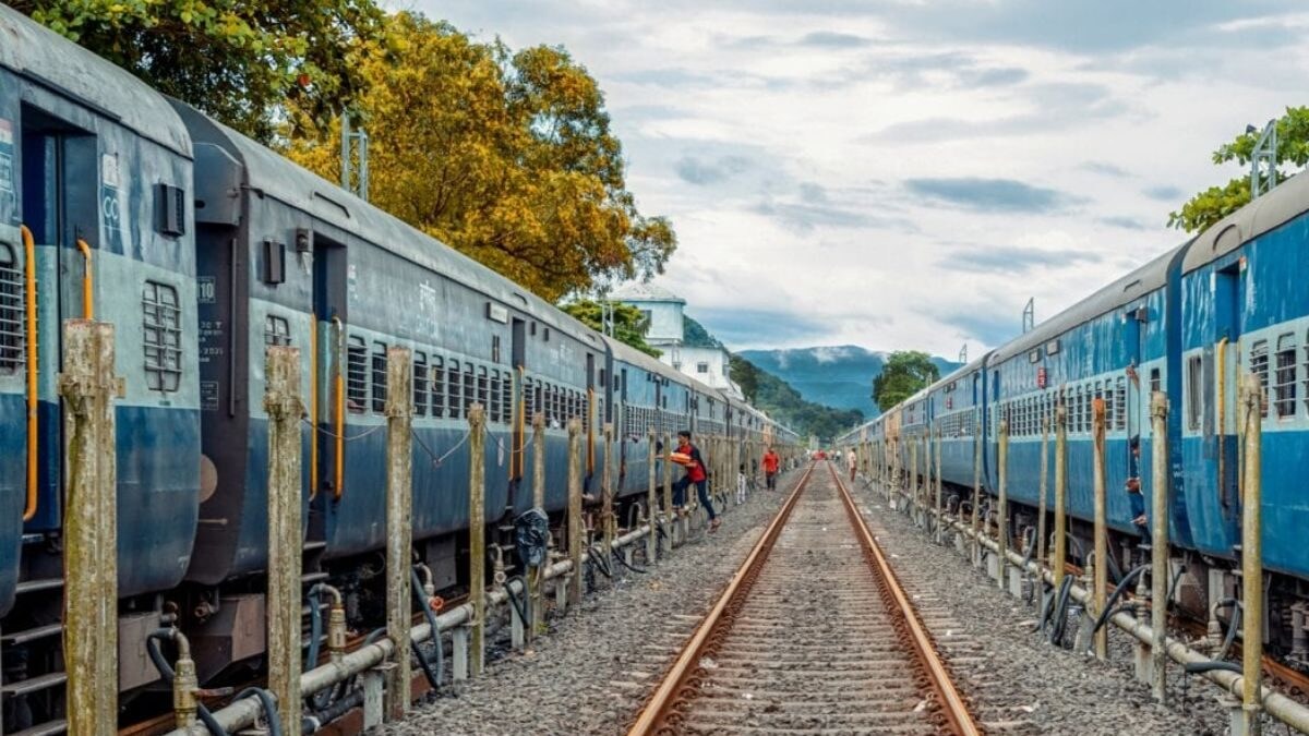 Delhi Travel Vlogger Accuses RPF Officer Of Molestation On Assam-Bound Train - Vimarsana News
