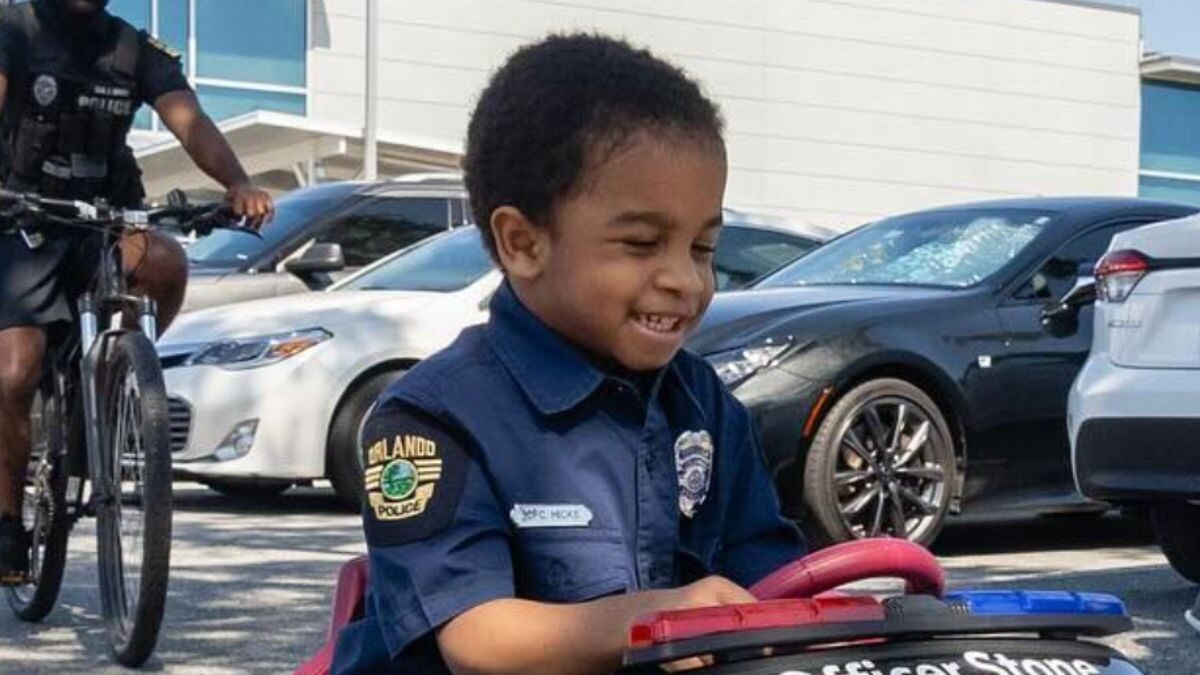 4-Year-Old, Battling Kidney Disease, Turns Cop For A Day And Solve 'Cases' - Vimarsana News
