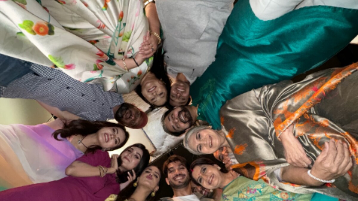 Pyaar Ka Pehla Adhyaya: Shiv Shakti Completes 300 Episodes, Arjun Bijlani Celebrates With Crew