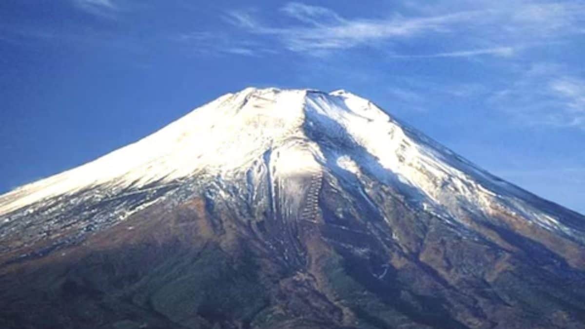 Japanese Town To Erect Barrier To Block Mount Fuji Photo Spot Amid ...