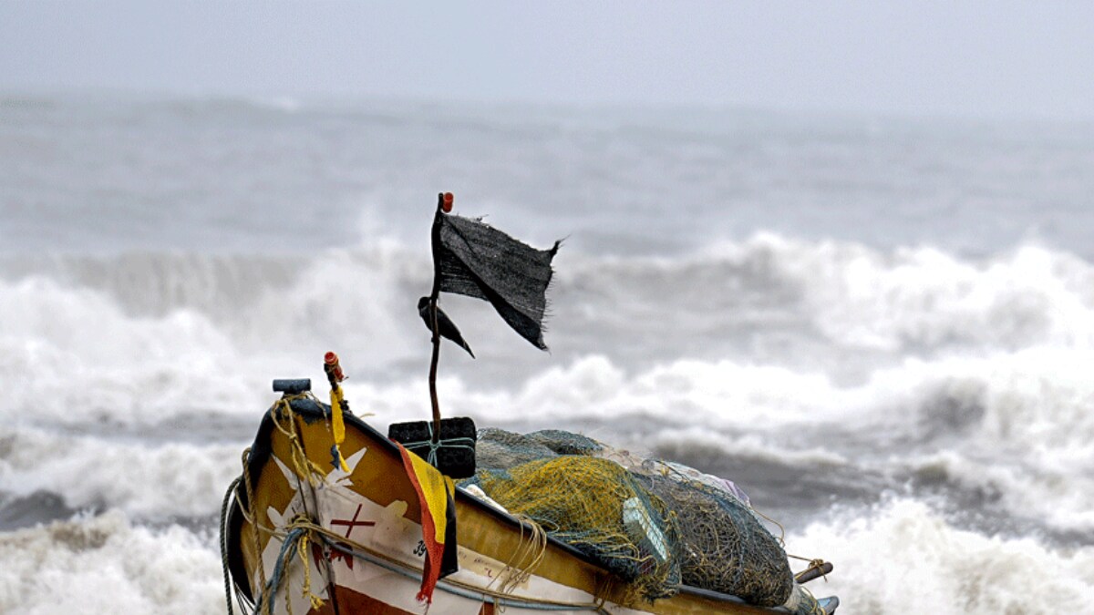 Cyclone Remal To Hit West Bengal And Bangladesh Coastlines At Midnight; Rescuers On Guard For Severe Storm
