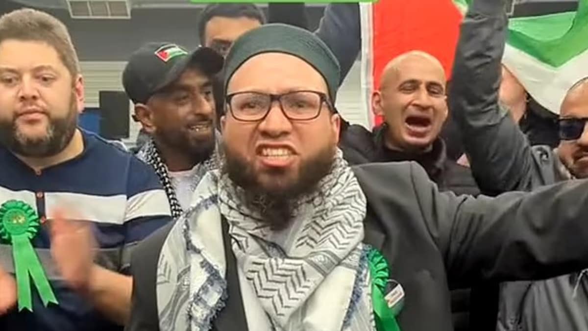 Who Is Mothin Ali? British Councillor Who Shouted ‘Allahu Akbar’ After Being Elected In Local Polls – News18 Who Is Mothin Ali? British Councillor Who Shouted ‘Allahu Akbar’ After Being Elected In Local Polls – News18