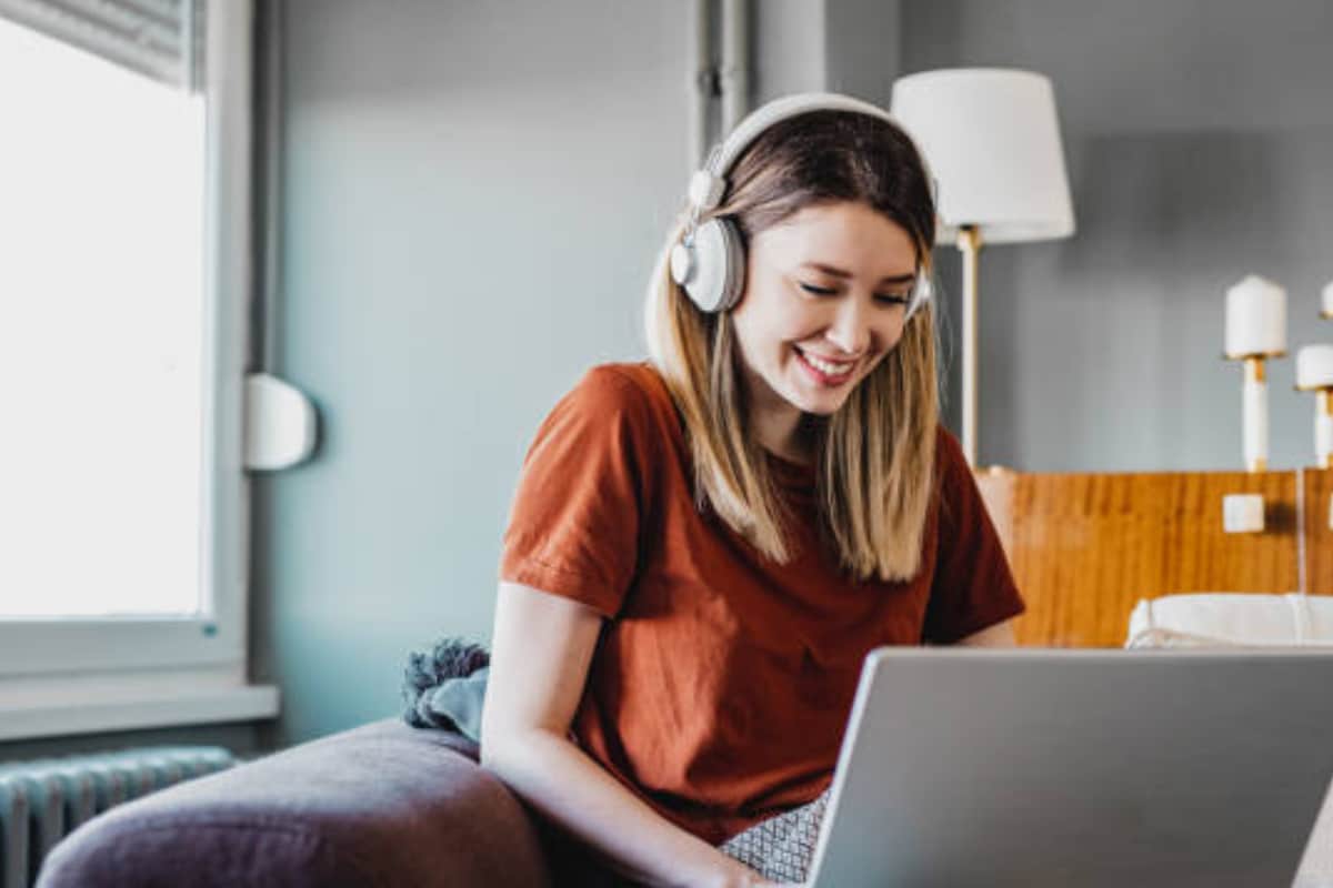 How The Right Kind Of Music Can Supercharge You While Studying