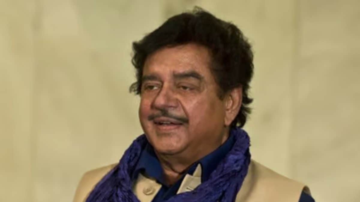 Shatrughan Sinha Hospitalised Days After Sonakshi's Wedding, Son Luv Confirms: 'Dad Had Weakness...'