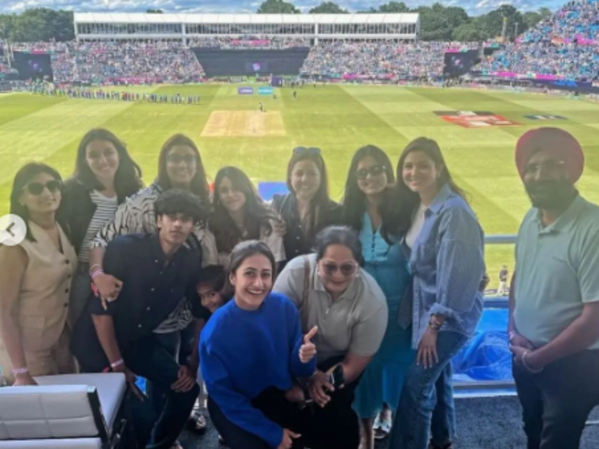Anushka Sharma, Ritika Sajdeh And Dhanashree Verma Pictured Together ...