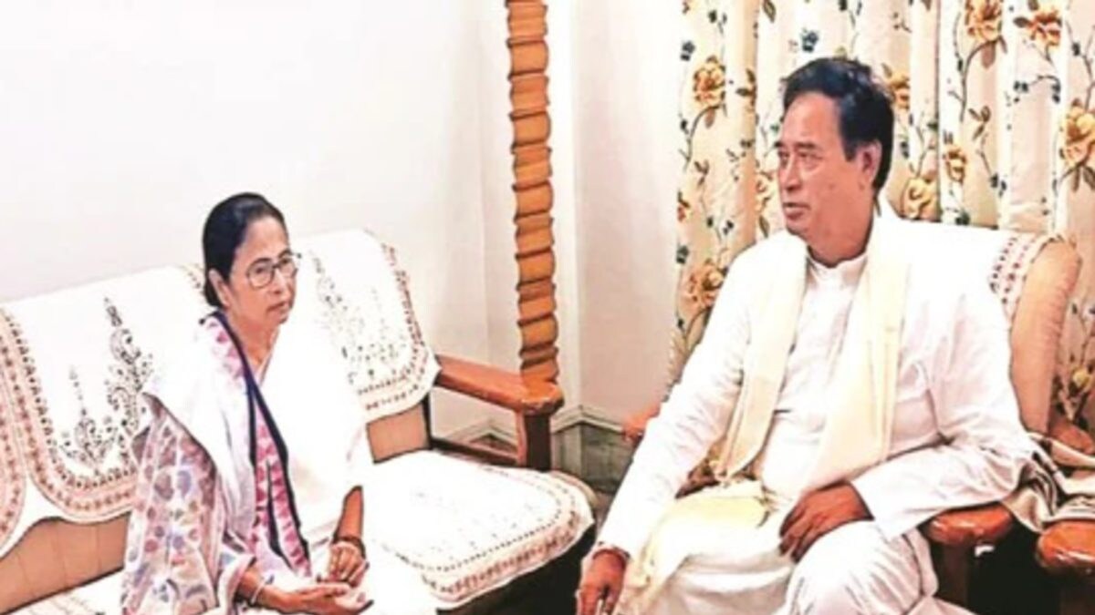 What Mamata Banerjee-Ananta Maharaj Meeting Means for BJP, Bengal