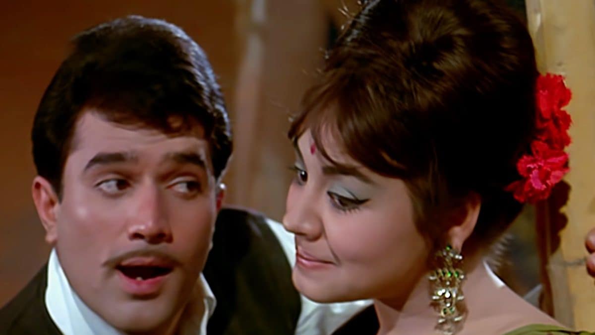 Sharmila Tagore 'Dismissed' Rajesh Khanna Over Intimate Scenes With 'Shy' Farida Jalal: 'How Can You...'