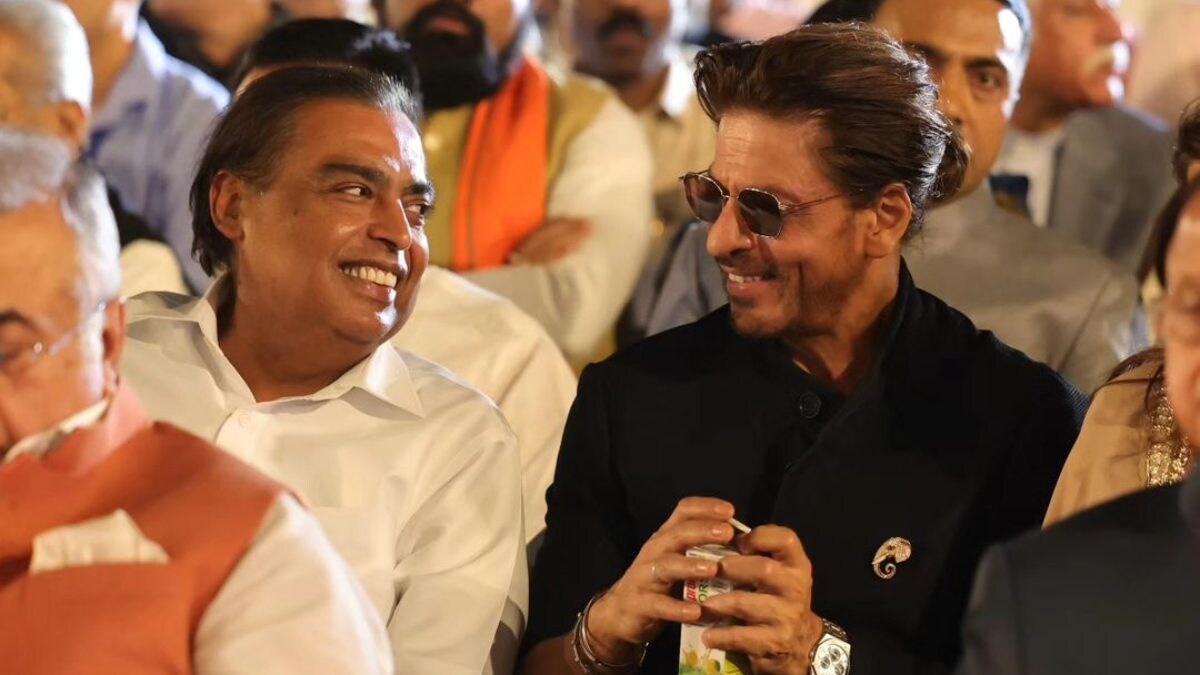 Mukesh Ambani, Shah Rukh Khan Pictured Drinking ORS at PM Modi Oath ...