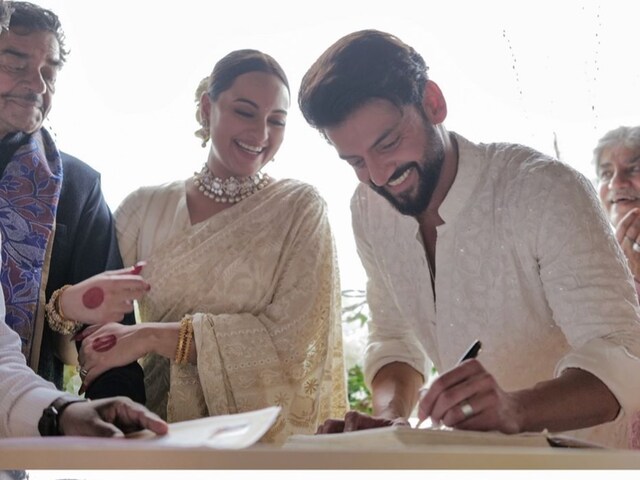 Sonakshi Sinha-Zaheer Iqbal Wedding LIVE Updates: Newlyweds Share FIRST  Photos, Zaheer Kisses Bride on Hand - News18