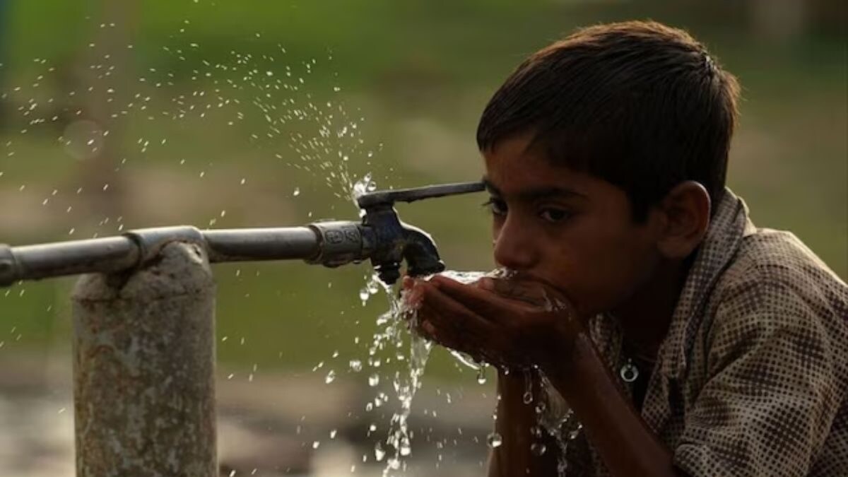 20 Students Fall Ill After Drinking Water from School Tank