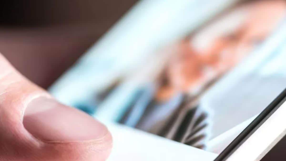 What Is The Mental Health Impact of Dating Apps? Find Out Here