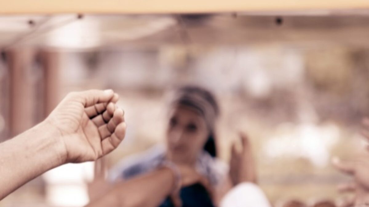 vada pav chappal ladies