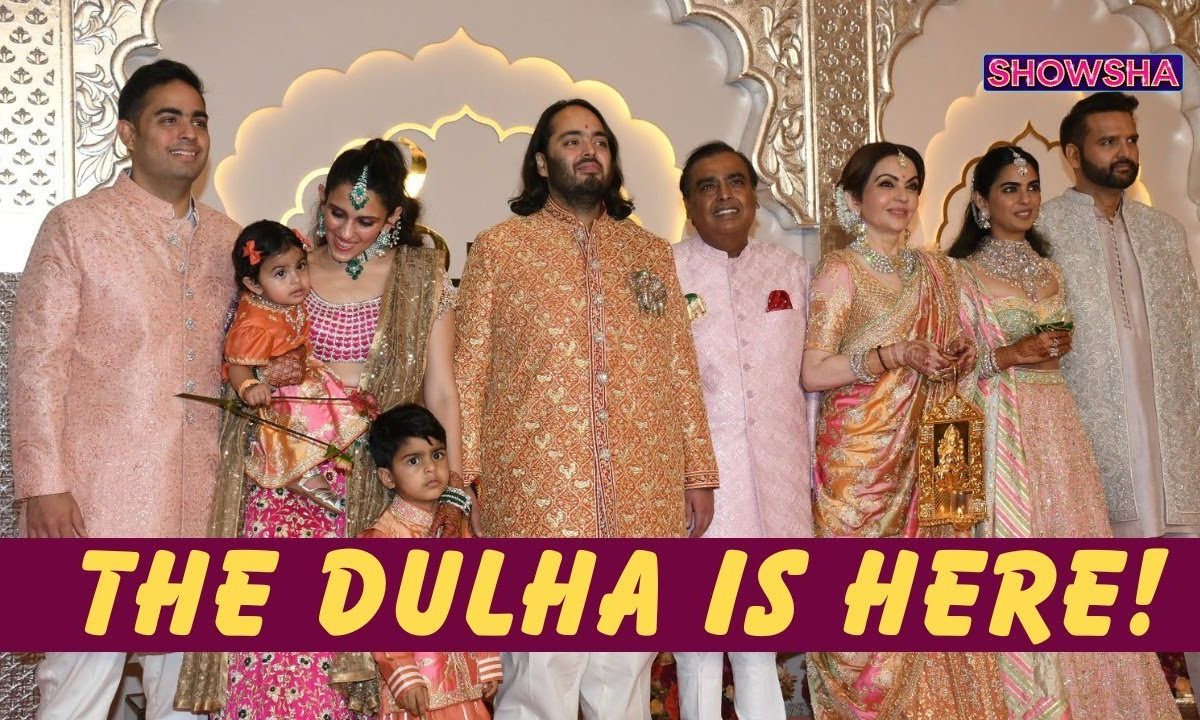 Ambani Family Poses With Dulha Anant As He Gets Ready To Tie The Knot With Radhika I Ambani Wedding