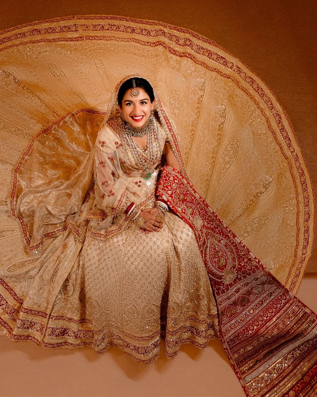 Radhika Merchant's First Photos As Bride Are Here; Stuns In Custom Abu ...