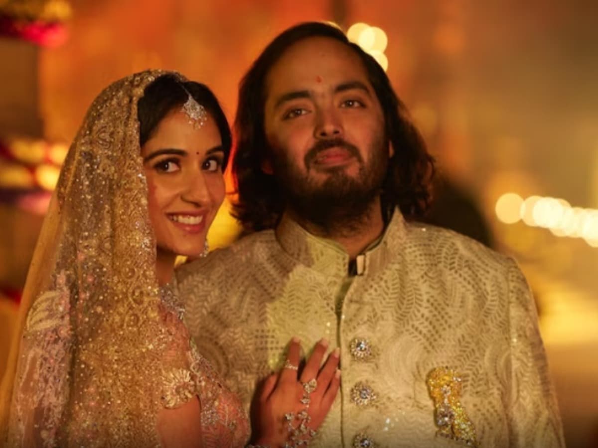 Anant Ambani and Radhika Merchant are to get married in the traditional Hindu Vedic way in a few hours in Mumbai. Here's the inside pics of guests who are attending the happy event. (Image: Viral Bhayani) Anant Ambani and Radhika Merchant is getting married today.