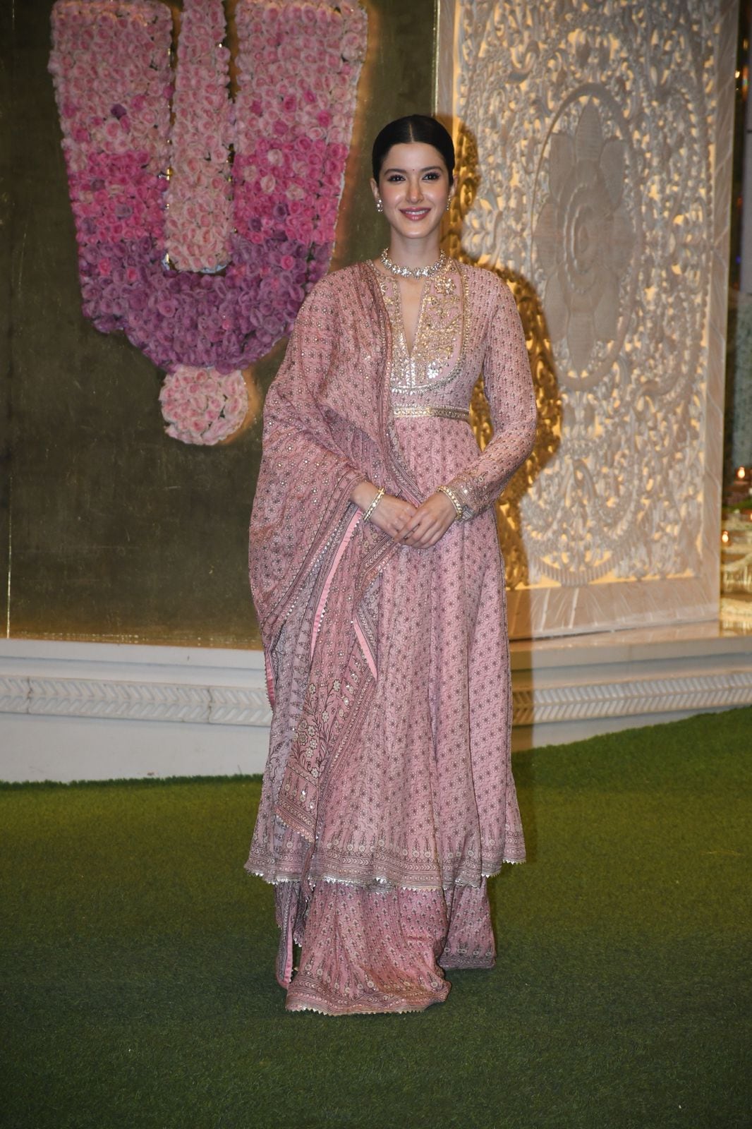 Shanaya Kapoor looked pretty in a pastel pink kurta set. The bold eyes and pink lips aptly complimented the look. (Photo: Viral Bhayani) Shanaya Kapoor looked pretty in a pastel pink kurta set. The bold eyes and pink lips aptly complimented the look. (Photo: Viral Bhayani)