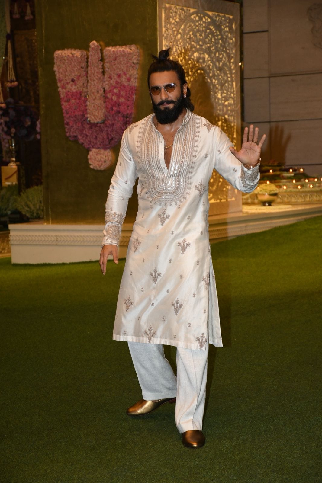 Ranveer Singh looked dashing as always in a white kurta pajama set, but we missed his better half and to-be-mom, Deepika. (Photo: Viral Bhayani) Ranveer Singh looked dashing as always in a white kurta pajama set, but we missed his better half and to-be-mom, Deepika. (Photo: Viral Bhayani)