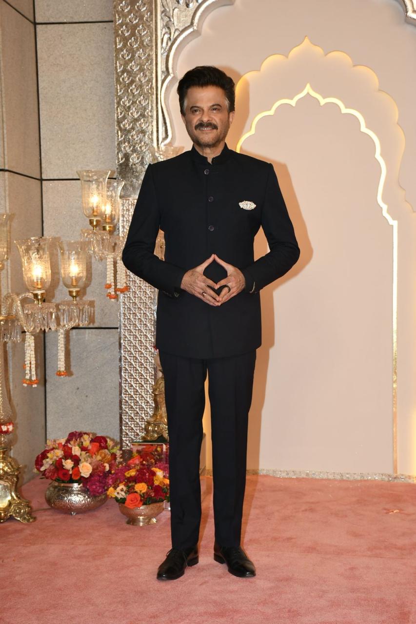 Anil Kapoor also arrives at Bandra's Jio World Convention Centre for the wedding. He went for an all-black ensemble. (Image: Viral Bhayani) Anil Kapoor also arrives at Bandra's Jio World Convention Centre for the wedding. He went for an all-black ensemble. (Image: Viral Bhayani)