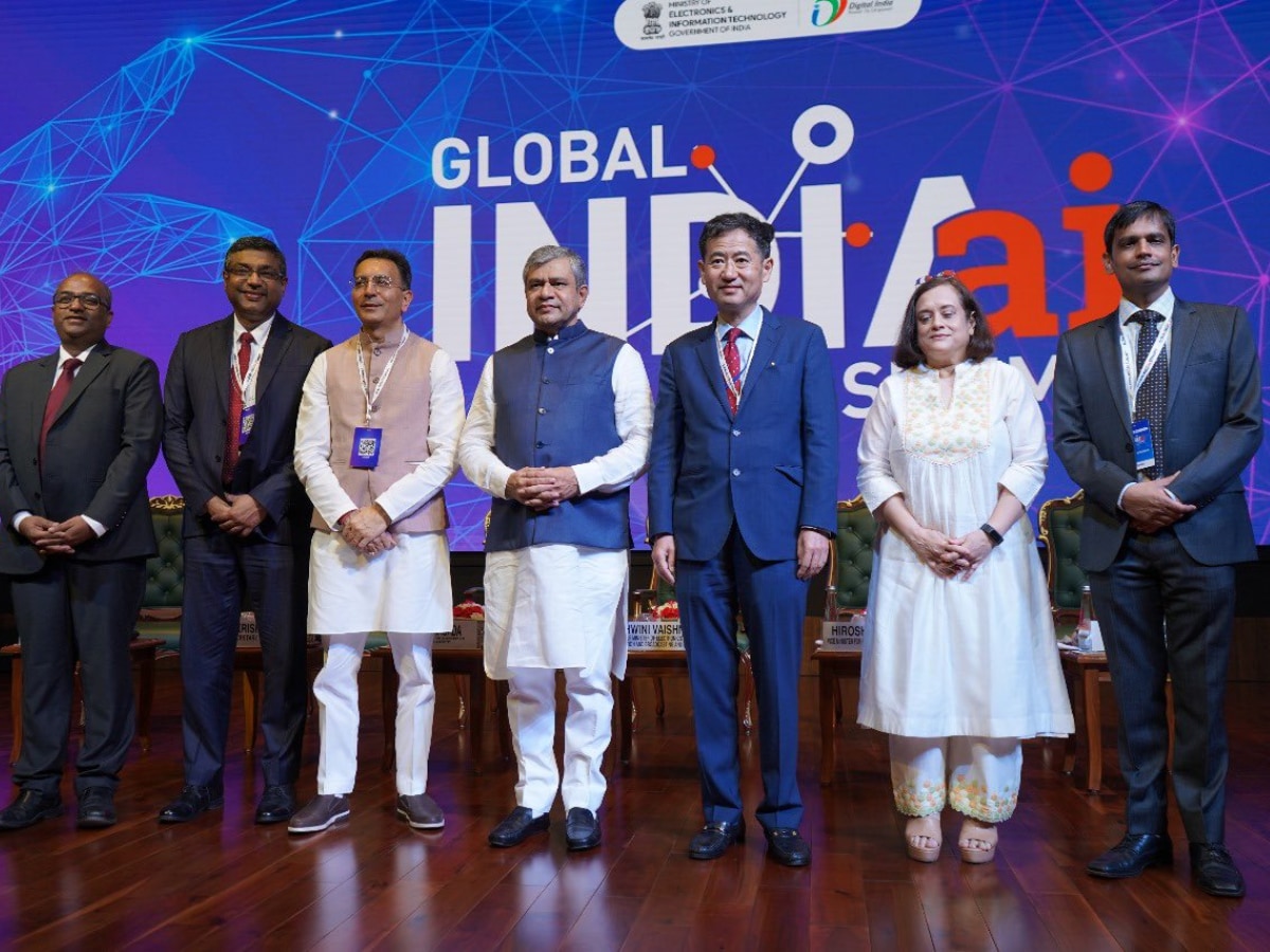 Union Minister Ashwini Vaishnaw Inaugurates Global IndiaAI Summit ...