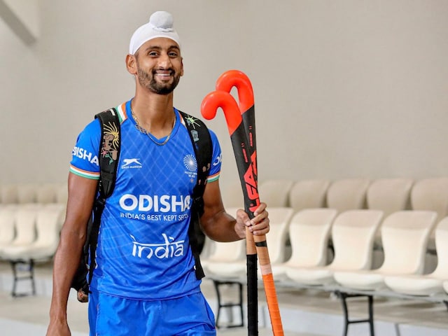 Indian hockey star Mandeep Singh (X)