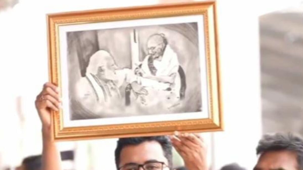 'He Keeps His Word': Bengal Engineer Elated as PM Modi Pens Letter to Praise Sketch With Mother