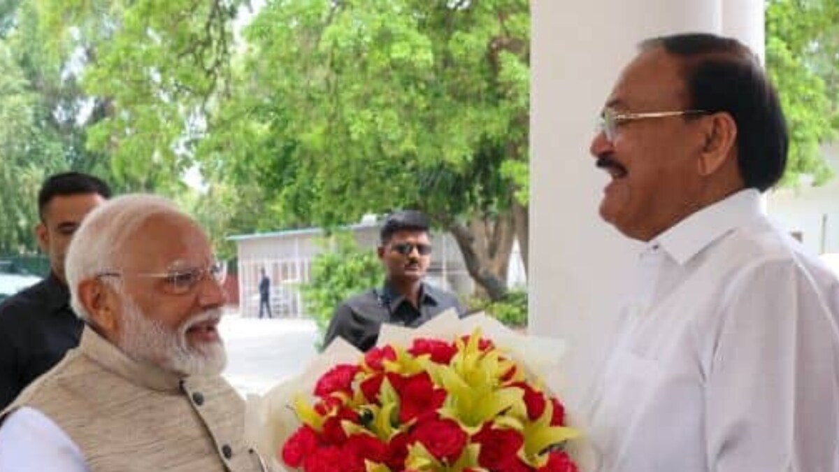 PM Modi Extends Wishes To Venkaiah Naidu On His 75th Birthday, Pens Thoughts On His Life