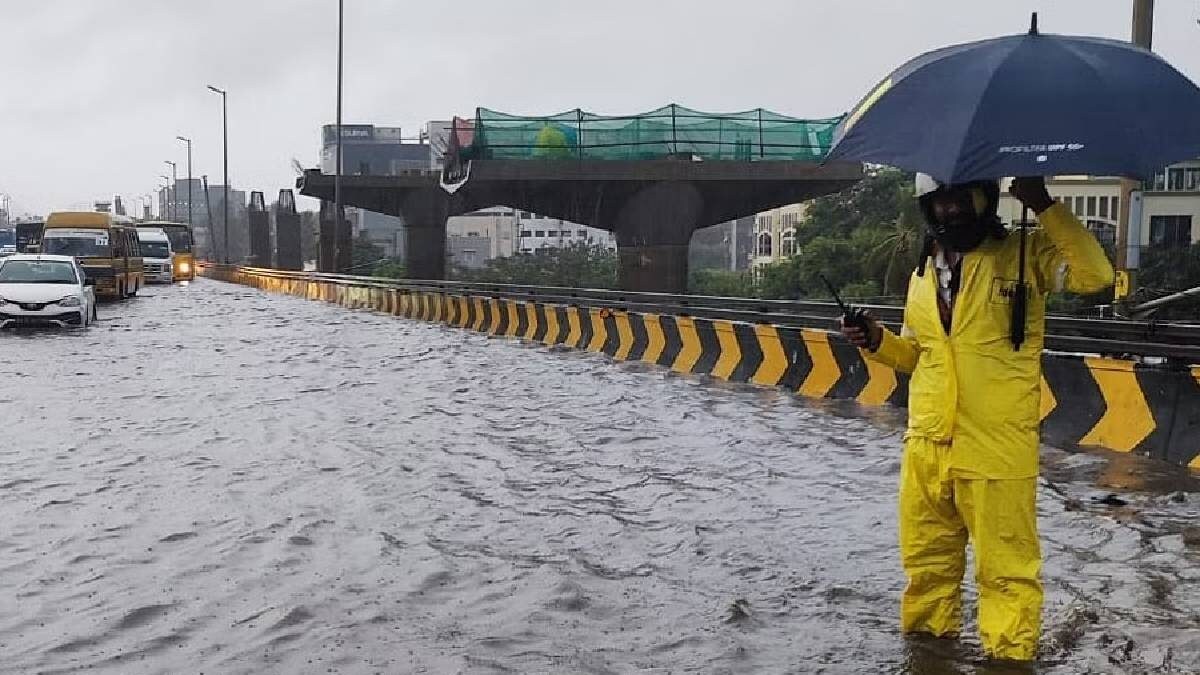 Bengaluru: Luxury Car, BMTC Buses Break Down On Ballari Road Flyover ...