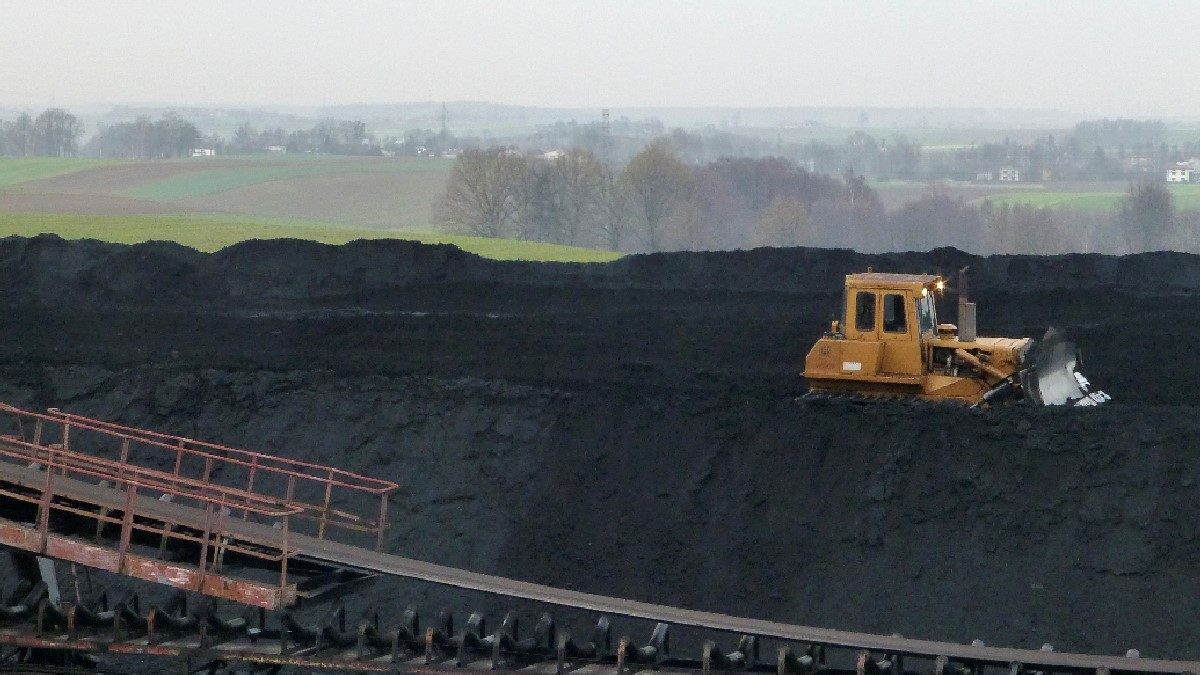 Silne trzęsienie ziemi w kopalni węgla kamiennego w Polsce: 10 górników zostało rannych, a poszukiwania kilkudziesięciu kolejnych trwają