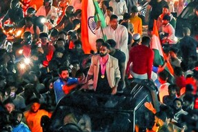 Siraj receives a hero's welcome in Hyderabad