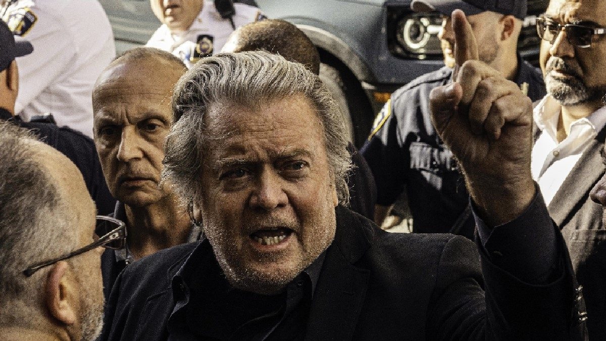 ‘Proud Of Going To Prison’: Steve Bannon, Former Advisor To Trump, Reports To Jail To Serve Sentence – News18 ‘Proud Of Going To Prison’: Steve Bannon, Former Advisor To Trump, Reports To Jail To Serve Sentence – News18