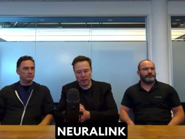 Elon Musk said during the livestream that the device doesn't harm the brain. (Screengrab)