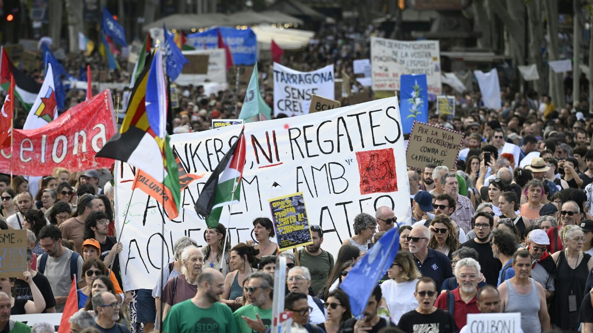 Video: Why Are Barcelona Residents Protesting Against Tourism In Spain ...