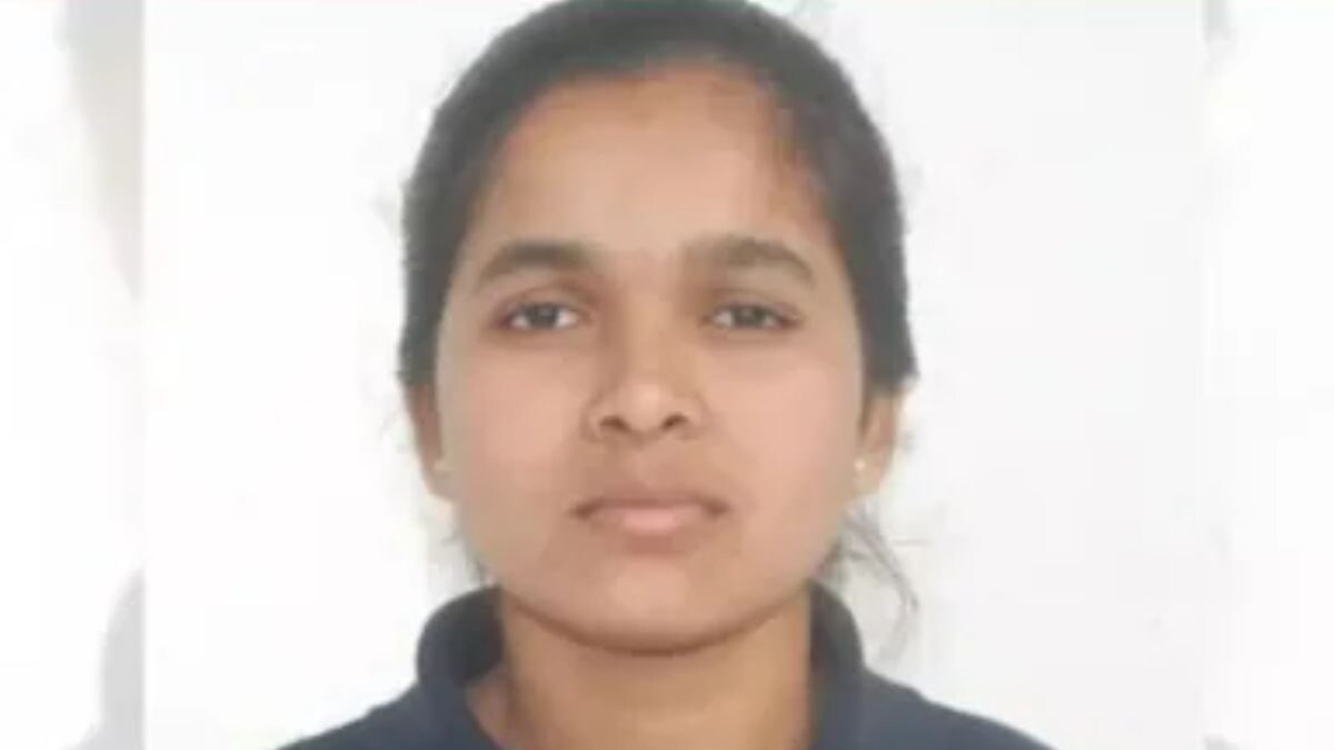 From Grazing Goats to IIT: Telangana Girl Overcomes Odds to Crack JEE Exams, Gets Govt Support