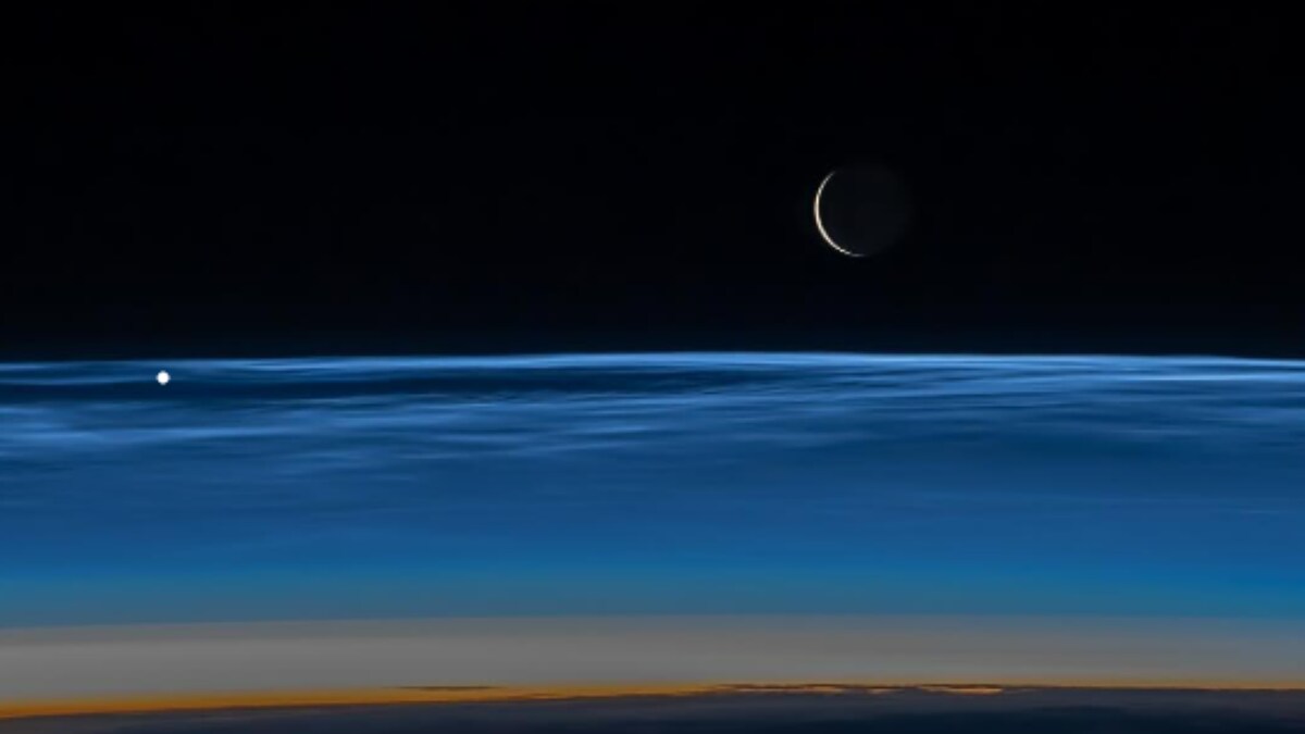 NASA Shares Beautiful Photo Of Moonrise From International Space Station - News18