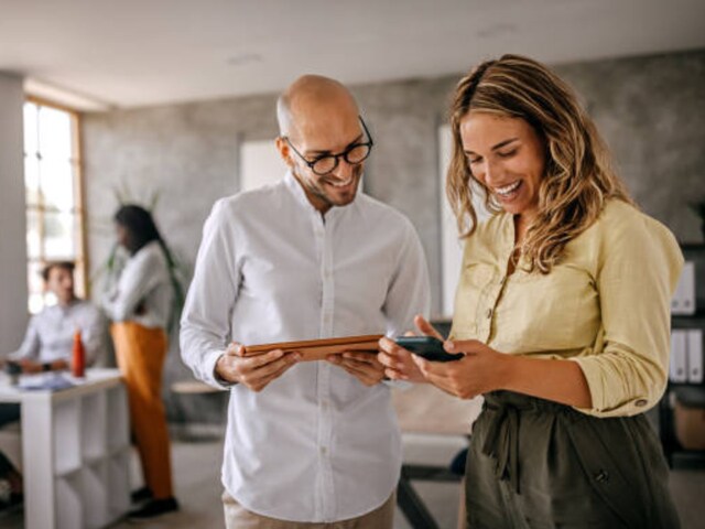 Helping a coworker in a sticky situation instils respect and appreciation in the relationship. (Image: Shutterstock)