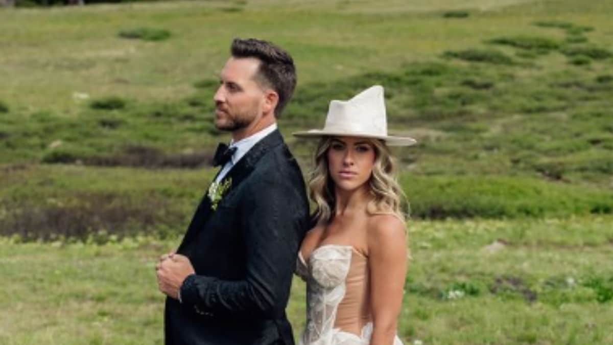 The Bachelorette Star Chase McNary Marries Ellie White In A Non