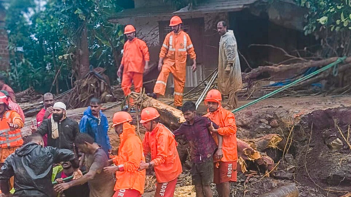 Wayanad Landslides LIVE: Rescue Teams Build Bridge To Access Mundkai As ...