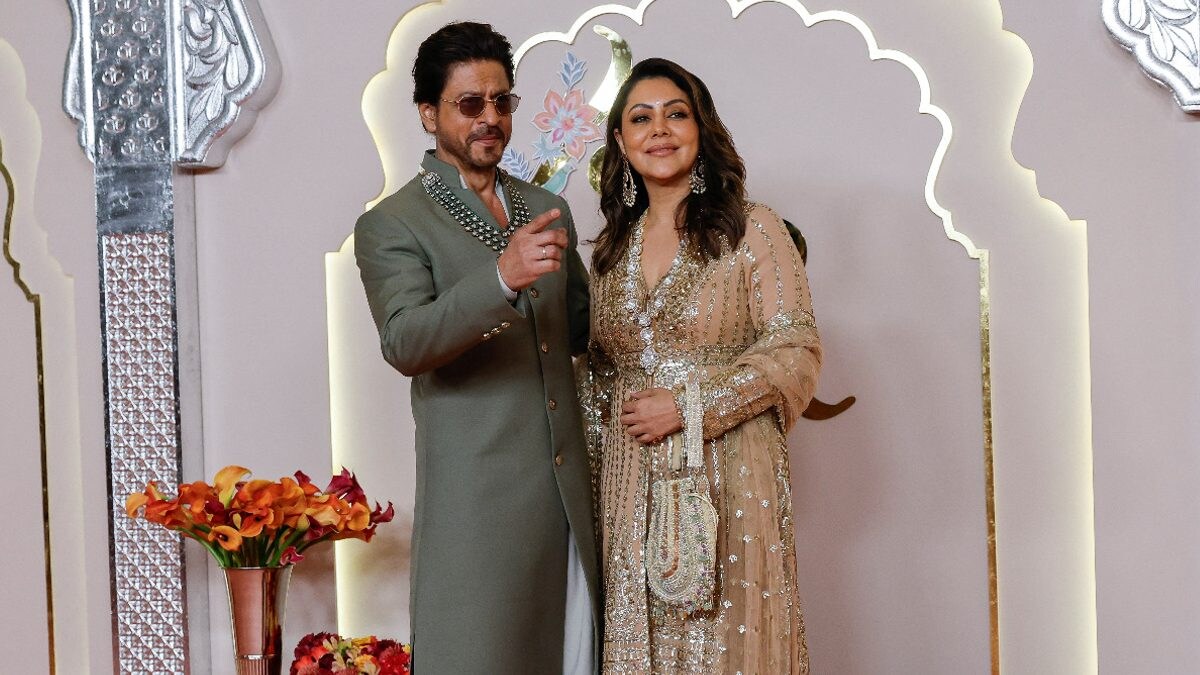 Shah Rukh Khan and Gauri Khan Bring Royal Elegance at Anant Ambani and Radhika Merchant’s Wedding – News18