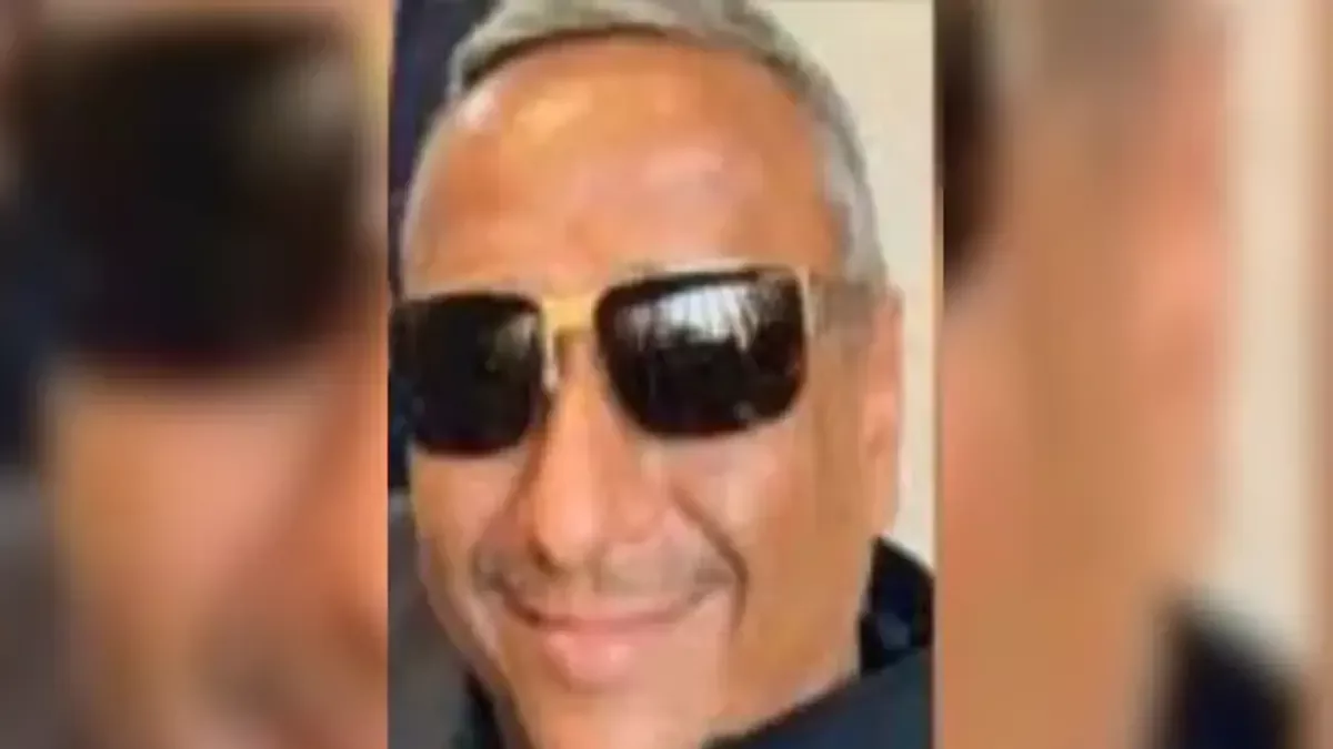 Delhi Police Arrests Parsvanath Landmark CEO Sanjeev Jain From Delhi Airport After Chasing Him For 60 Km – News18 Delhi Police Arrests Parsvanath Landmark CEO Sanjeev Jain From Delhi Airport After Chasing Him For 60 Km – News18