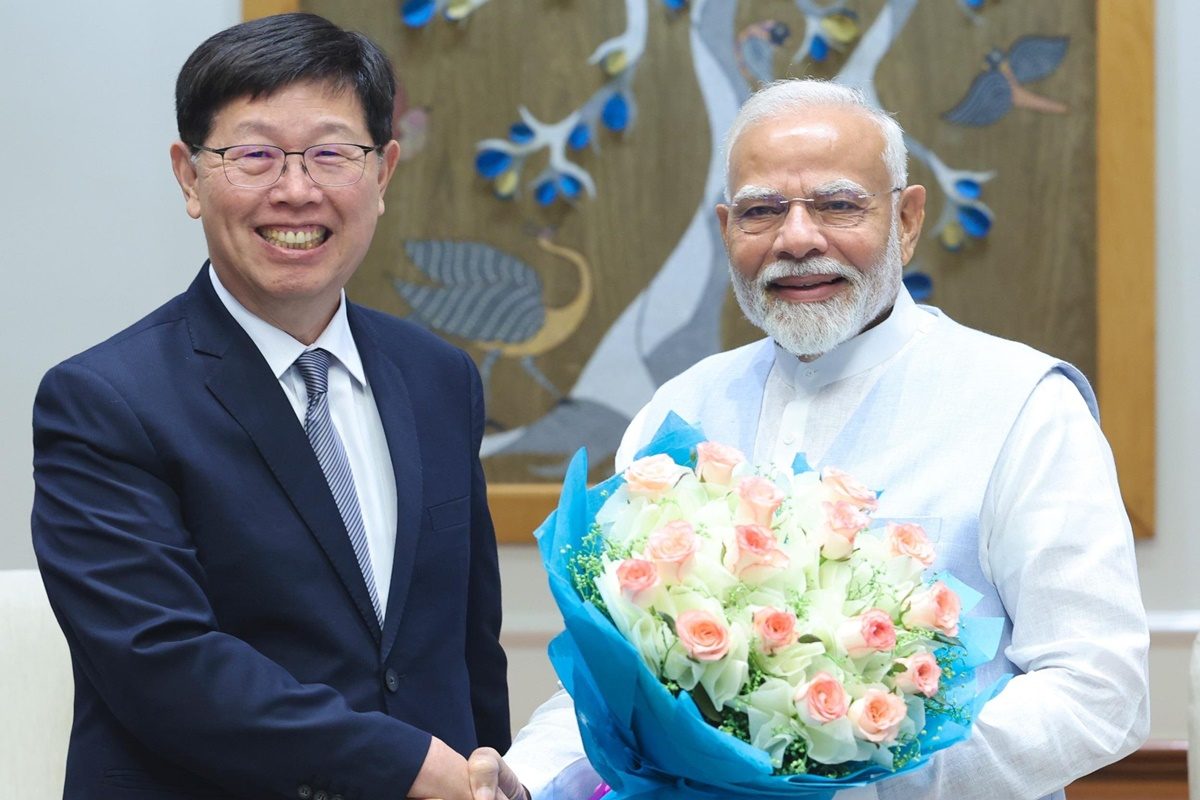 PM Narendra Modi Meets Foxconn Chairman Young Liu; Apple Supplier Discusses Investment Plans In India