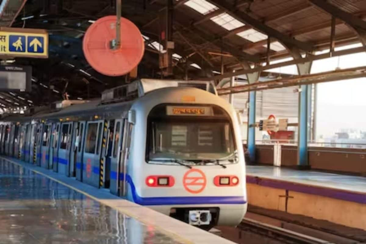 DMRC To Roll Out Virtual Smart Cards For Commuters. Know How It Works