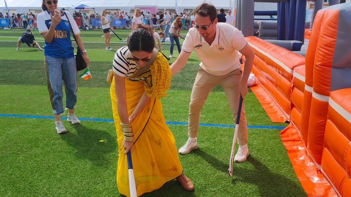 Taapsee Pannu Gives Husband Mathias Boe Tough Competition on Hockey ...