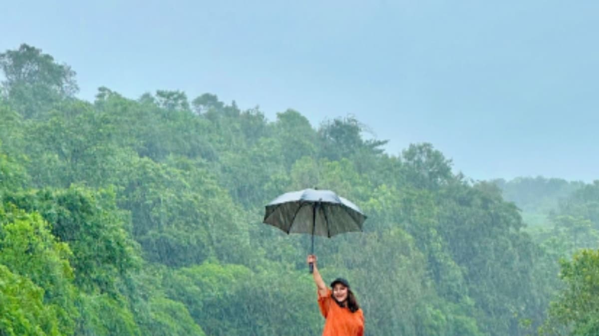 A Sneak Peek Into ‘Pluviophile’ Hina Khan’s Lonavala Vacation – News18 A Sneak Peek Into ‘Pluviophile’ Hina Khan’s Lonavala Vacation – News18