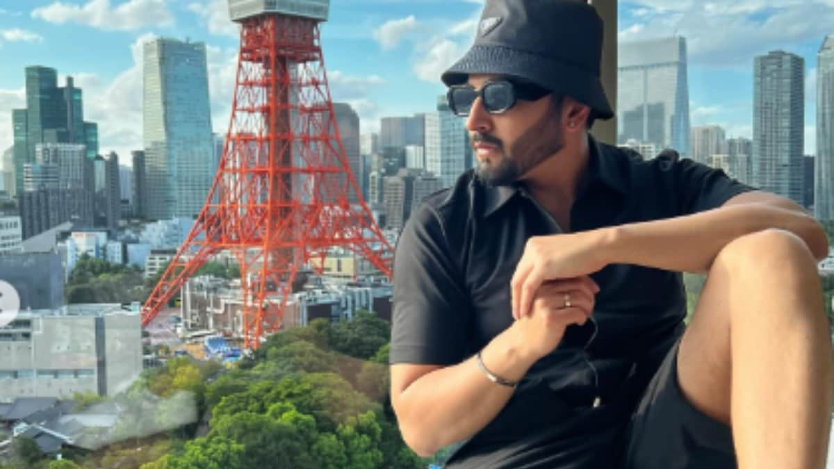 'Life lately': Dheeraj Dhoopar Aces All-Black Ensemble On Tokyo Trip