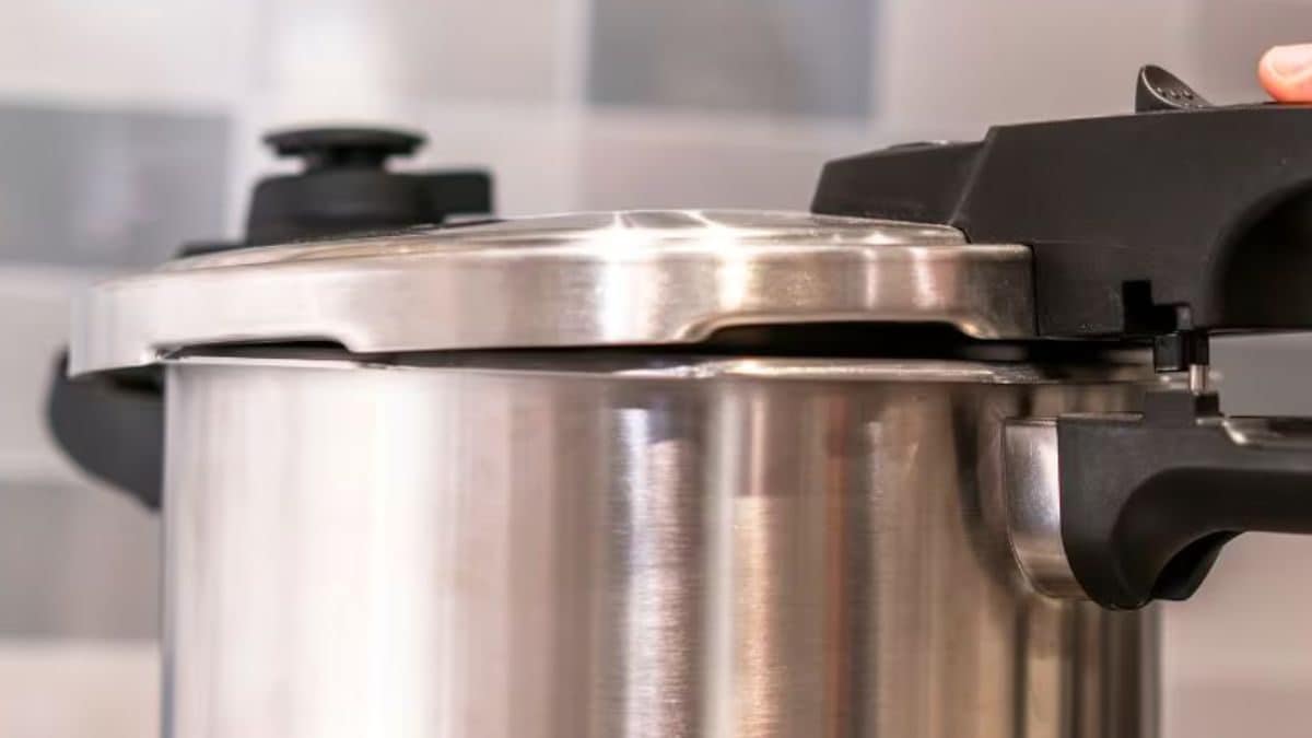 Pressure cooker second hand hotsell