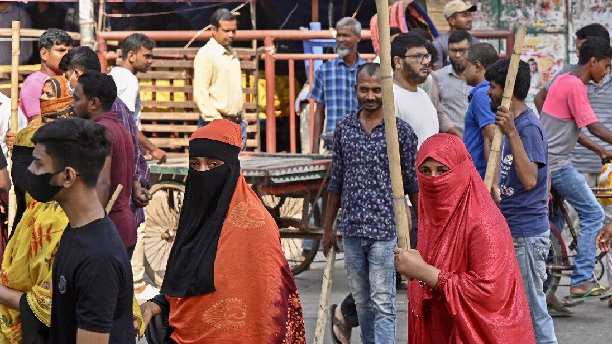 Bangladesh: Garment Worker Shot Dead As Cops Clash With Protesters, Factories Shut – News18