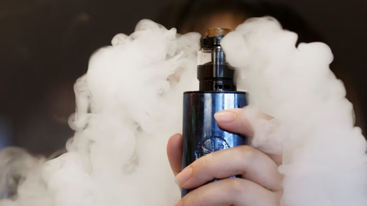 Doctors Drain 2 Litres Of ‘Black And Bloody’ Fluid From Vaping Addict’s ...
