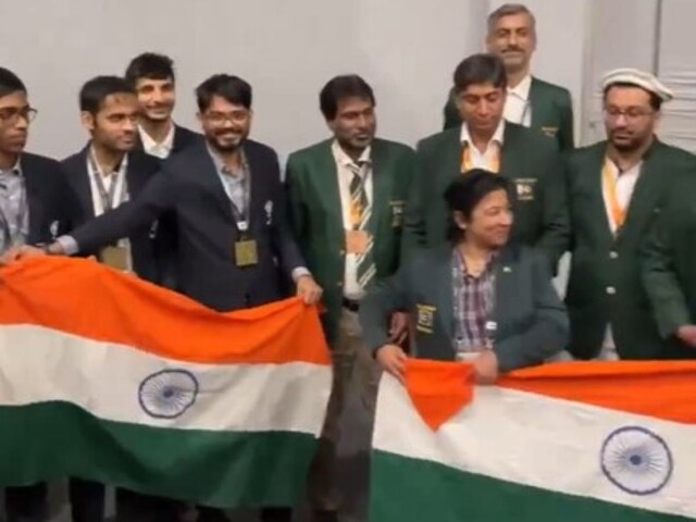 Pakistan Team Pose With Indian Flag at Chess Olympiad | WATCH Viral Video - News18